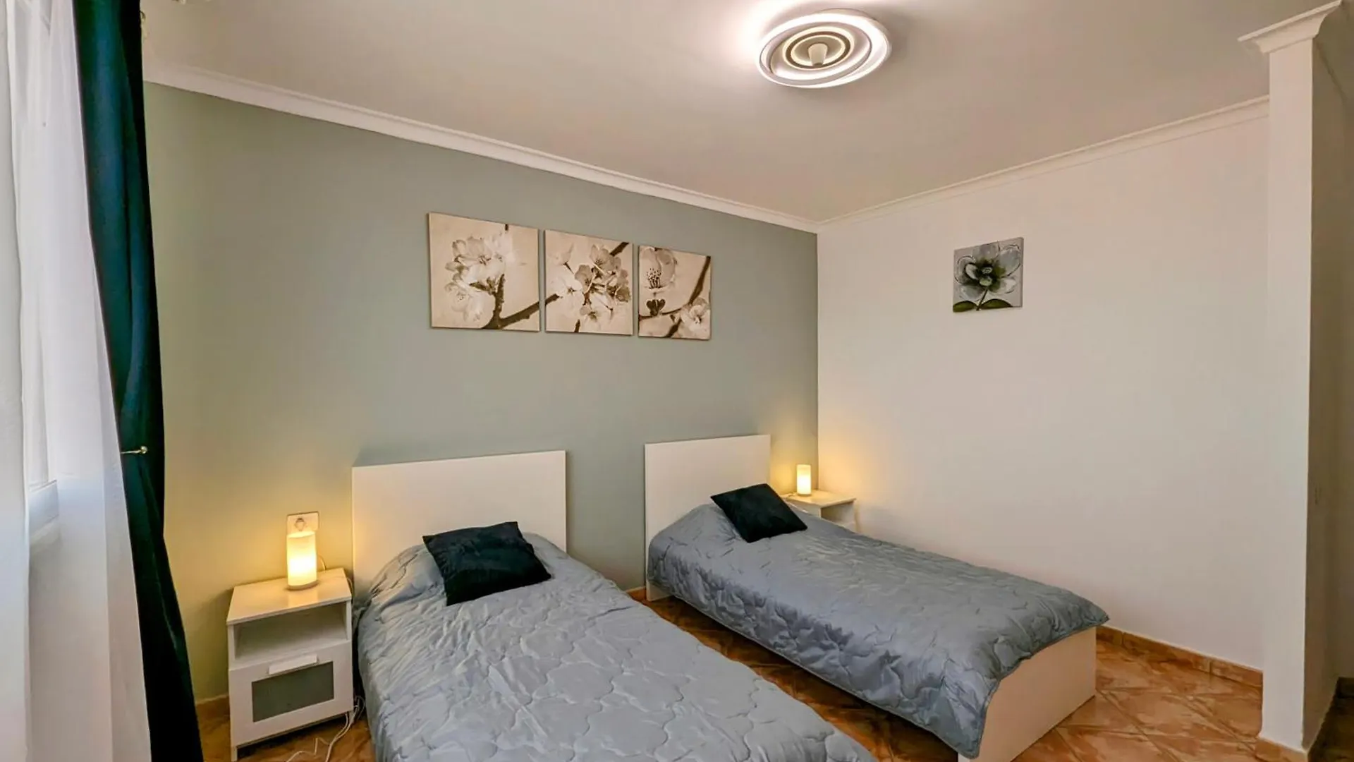 Comfortable 2-Bedroom Duplex In Playa Paraiso With Ocean View, Balcony, And Shared Pool أذيخي إسبانيا