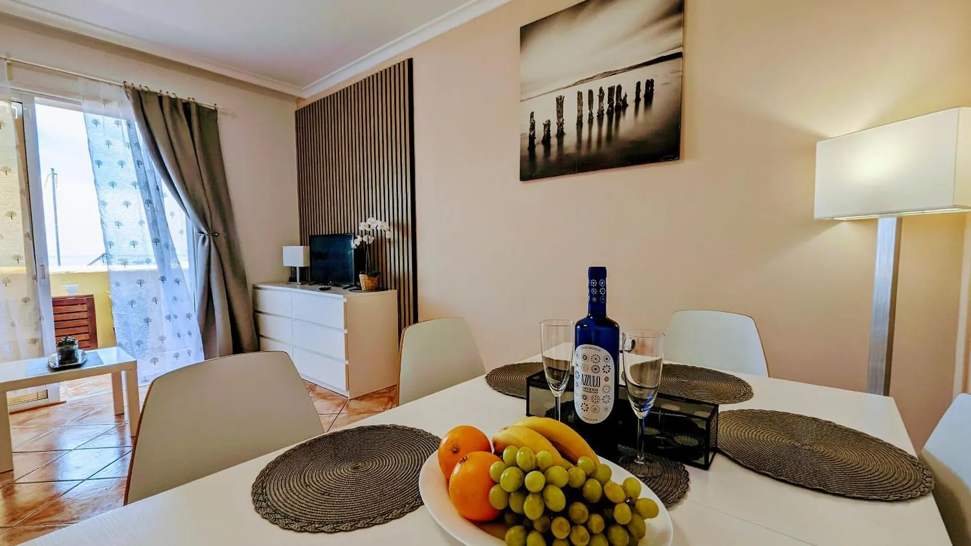 Comfortable 2-Bedroom Duplex In Playa Paraiso With Ocean View, Balcony, And Shared Pool Costa Adeje  0*, Costa Adeje (Tenerife) Spanien