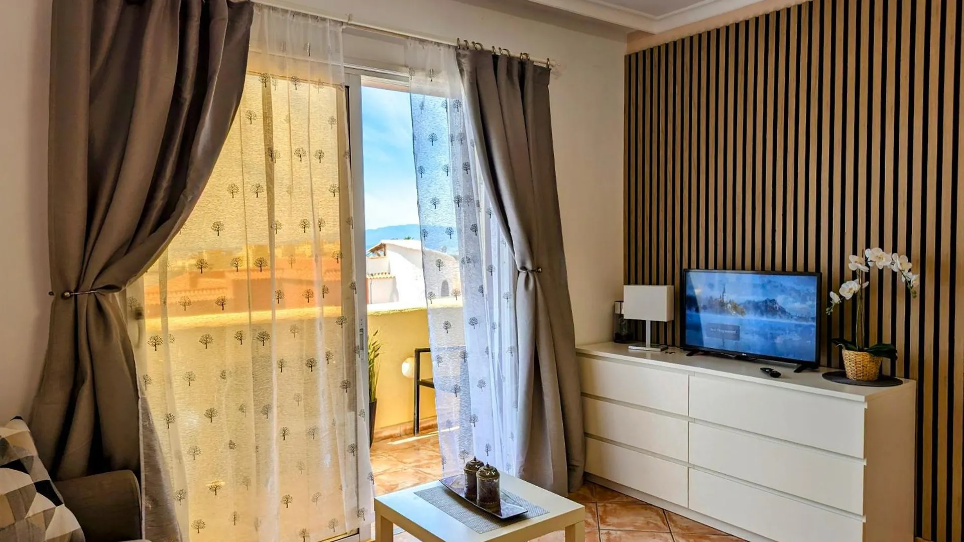 Comfortable 2-Bedroom Duplex In Playa Paraiso With Ocean View, Balcony, And Shared Pool Costa Adeje  Apartment Costa Adeje (Tenerife)