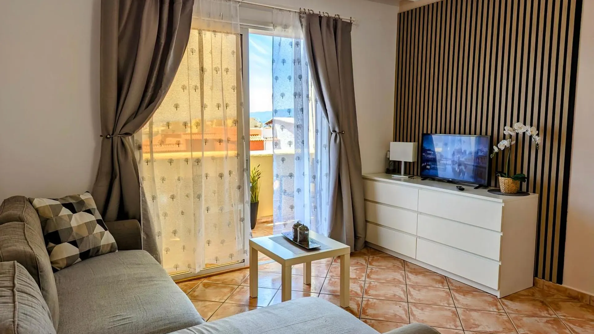 Comfortable 2-Bedroom Duplex In Playa Paraiso With Ocean View, Balcony, And Shared Pool Costa Adeje