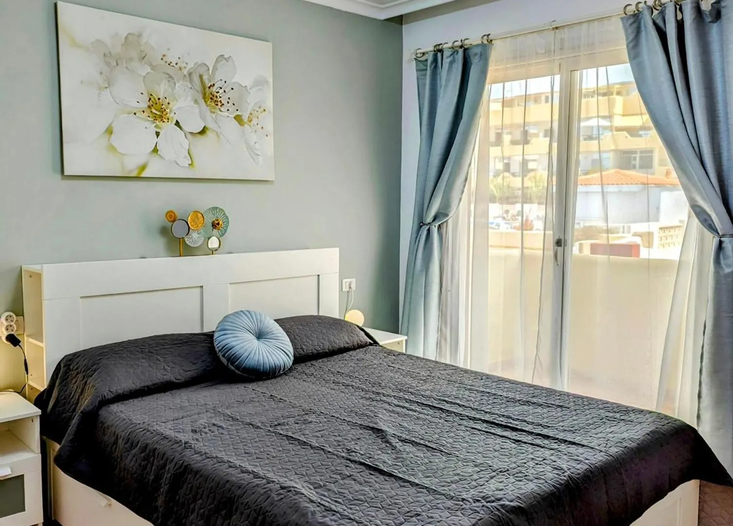 Comfortable 2-Bedroom Duplex In Playa Paraiso With Ocean View, Balcony, And Shared Pool Costa Adeje  0*, Costa Adeje (Tenerife)