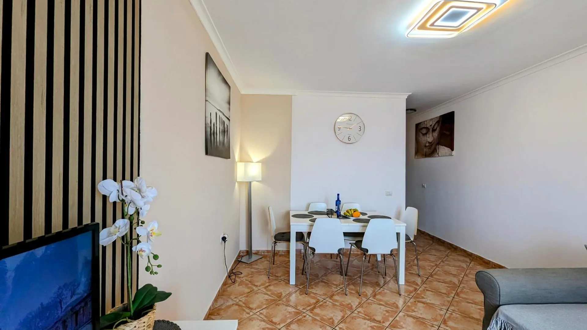 Comfortable 2-Bedroom Duplex In Playa Paraiso With Ocean View, Balcony, And Shared Pool Costa Adeje  0*, Costa Adeje (Tenerife)